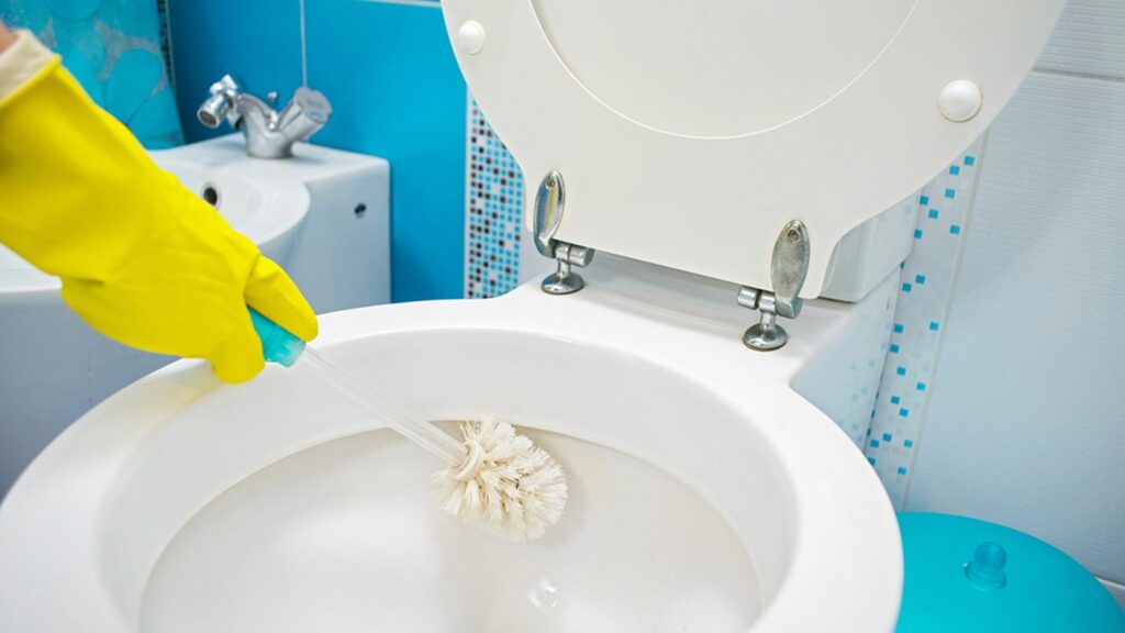 How Long Does It Take A Housekeeper To Clean A Bathroom?