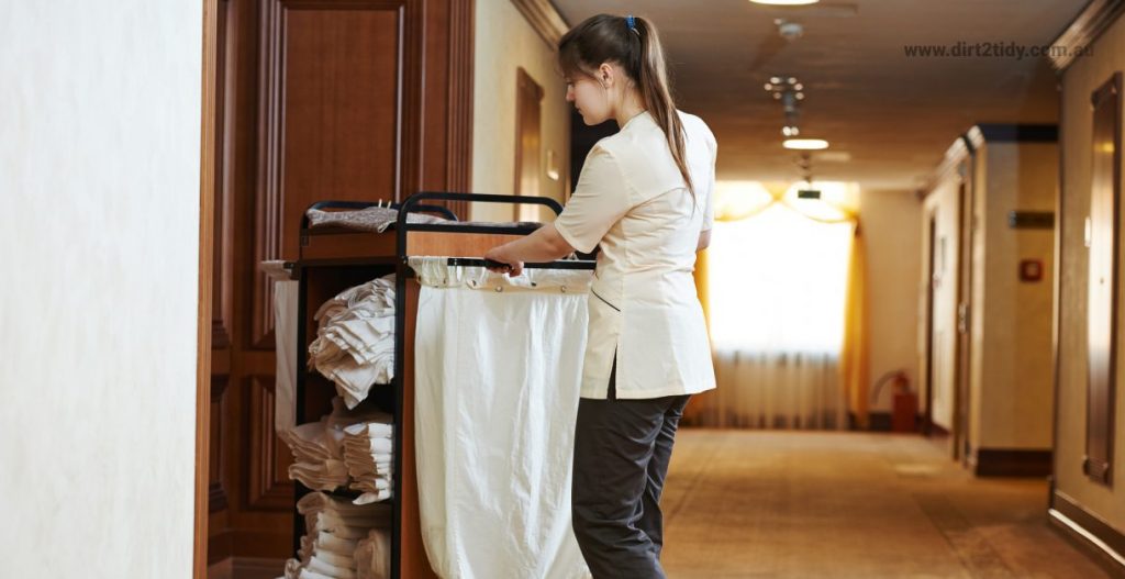How Many Rooms Should A Housekeeper Clean In 8 Hours?