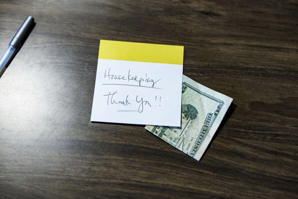 How Much Do You Tip Housekeeping If They Dont Clean Every Day?