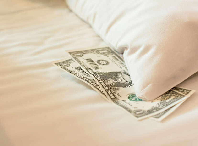 How Do You Tip Housekeeping Without Cash?