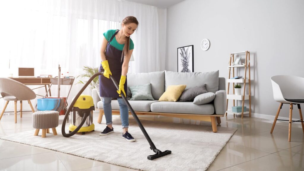 How Should An Apartment Be Prepared Before Cleaning Staff Arrive?